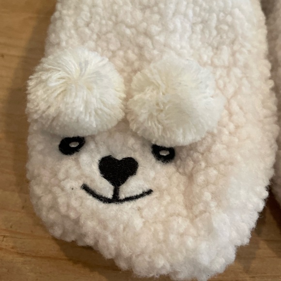 NWT I am Juniors Sherpa White Black Faux Fur Animal Mittens ages 13 and up - Picture 3 of 8